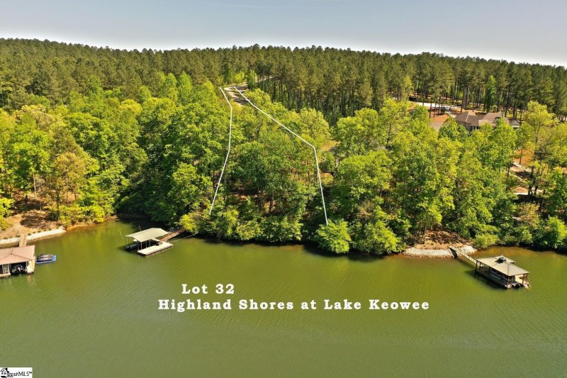 Property image 2 at 32 High Hampton Road, Salem, SC 29676