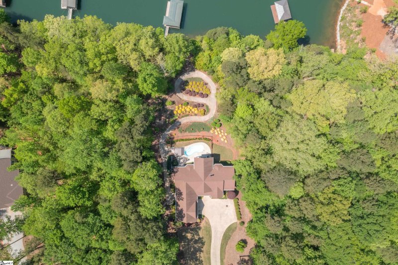 Property image 2 at 506 Peninsula Road, West Union, SC 29696