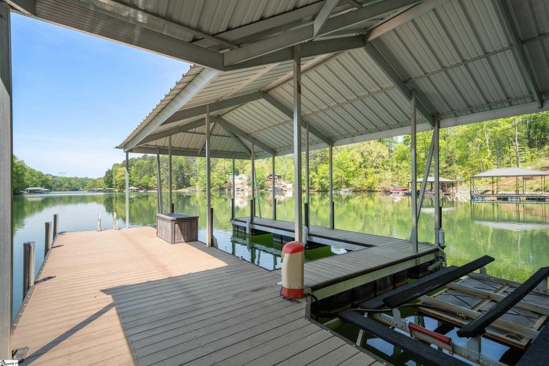 Property image 4 at 506 Peninsula Road, West Union, SC 29696