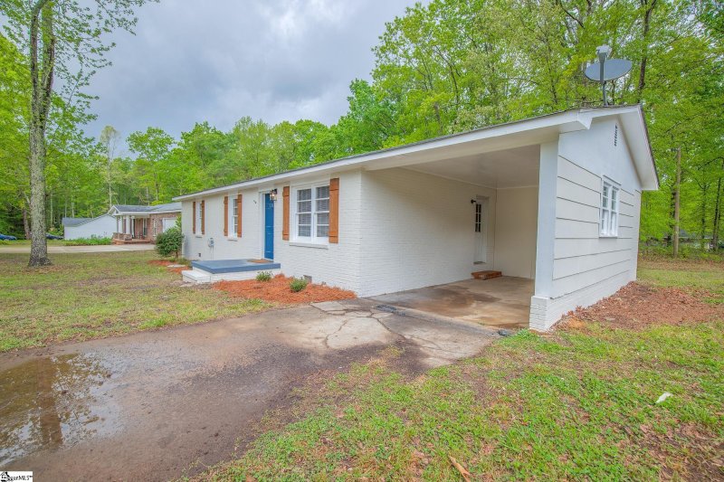 Property image 3 at 111 Susan Avenue, Honea Path, SC 29654-1036