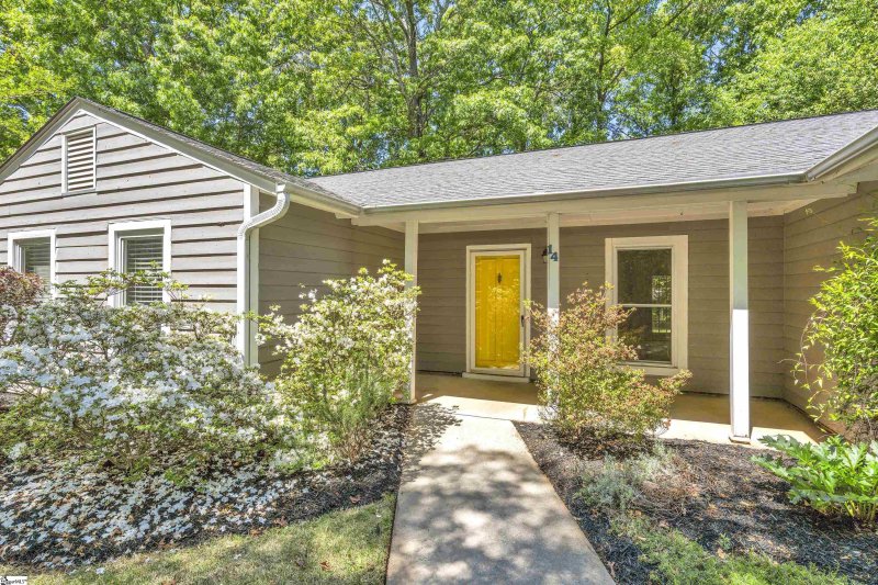 Property image 5 at 14 Oak Glen Drive, Greenville, SC 29607