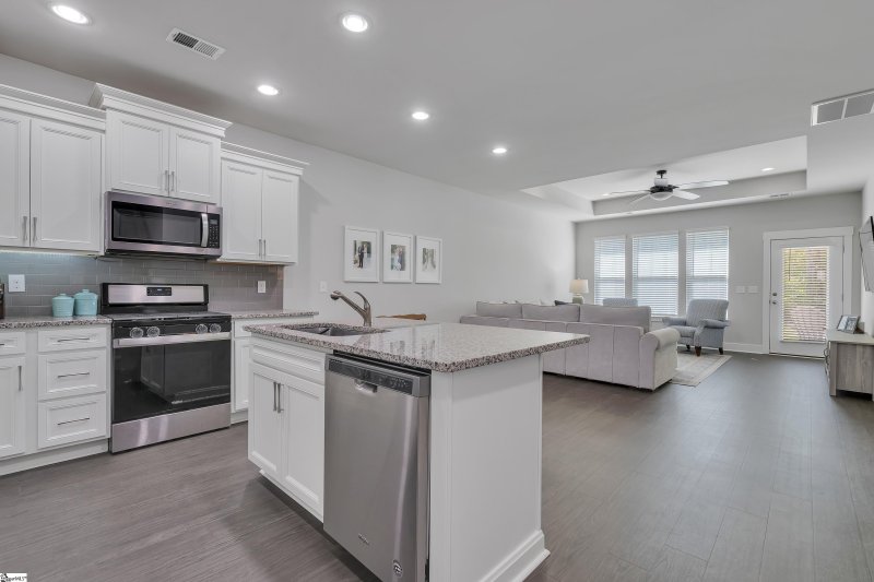 Property image 4 at 34 Creekhaven Lane, Taylors, SC 29687