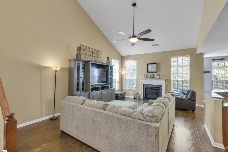 Property image 5 at 233 Barbours Lane, Greenville, SC 29607