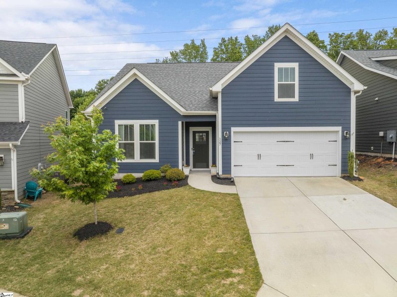 Property image 2 at 127 Quail Creek Drive, Greer, SC 29650