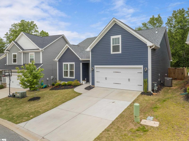 Property image 4 at 127 Quail Creek Drive, Greer, SC 29650
