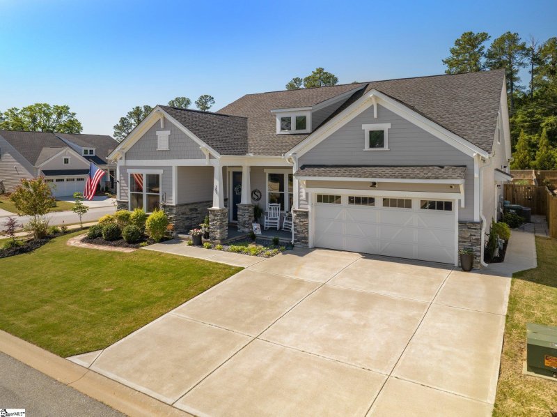 Property image 2 at 301 Nebbiolo Lane, Simpsonville, SC 29681