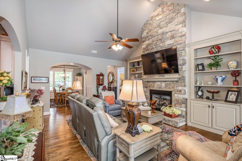 Property image 3 at 8 Aldgate Way, Greer, SC 29650