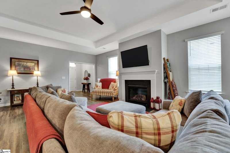 Property image 2 at 305 Starling Avenue, Easley, SC 29642