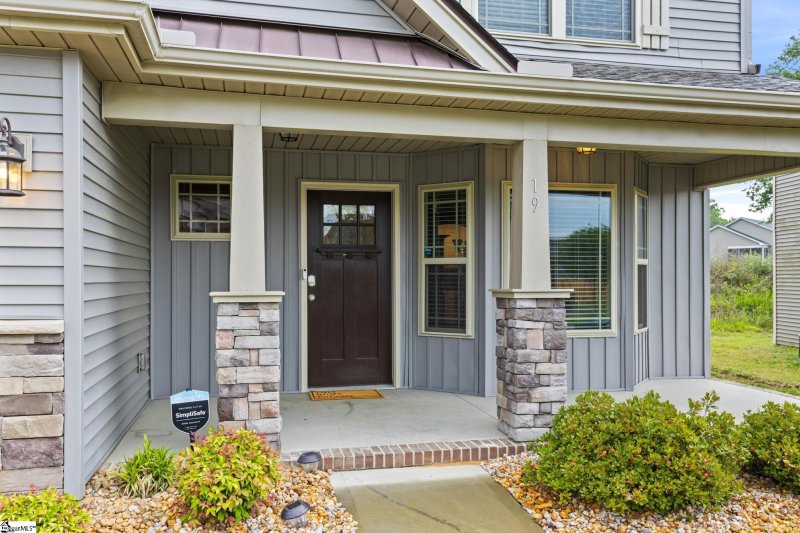 Property image 2 at 19 Ivyberry Road, Simpsonville, SC 29681