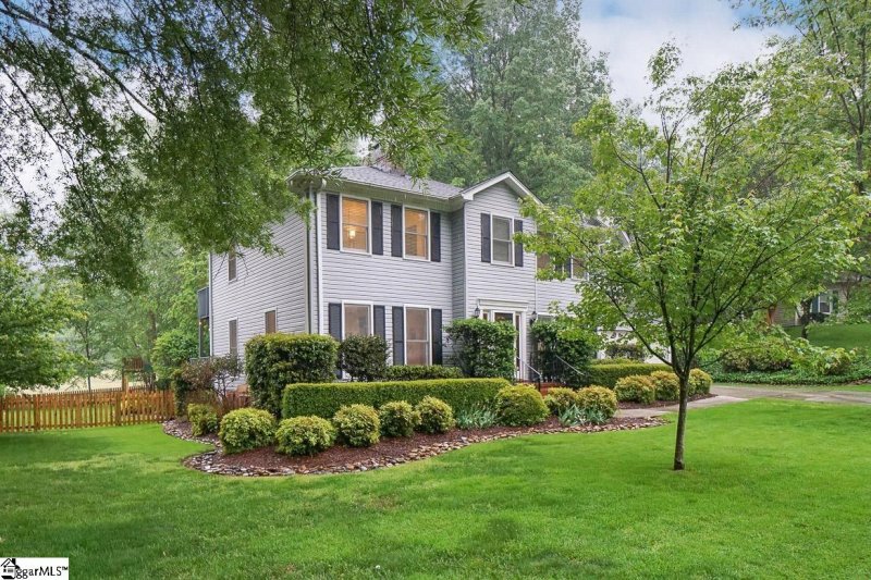 Property image 2 at 29 Bernwood Drive, Taylors, SC 29687