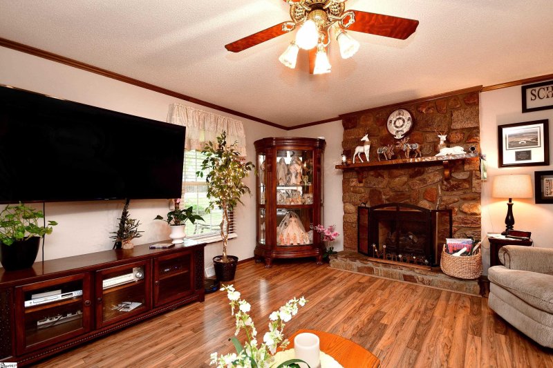 Property image 4 at 105 Jamestown Trail, Easley, SC 29642