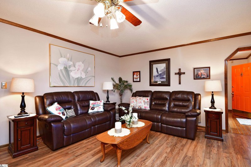 Property image 5 at 105 Jamestown Trail, Easley, SC 29642