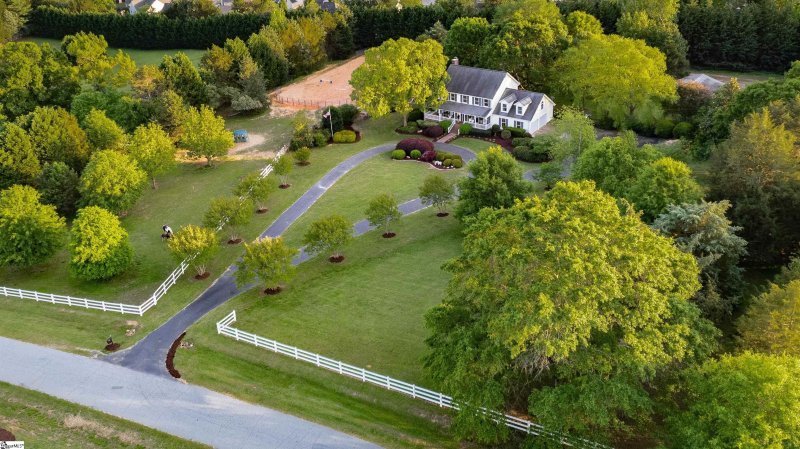 Property image 2 at 206 Bruce Meadow Road, Simpsonville, SC 29681