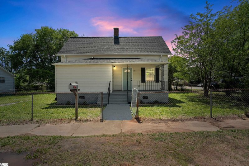 Property image 2 at 30 5th Avenue, Greenville, SC 29609