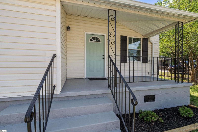 Property image 5 at 30 5th Avenue, Greenville, SC 29609