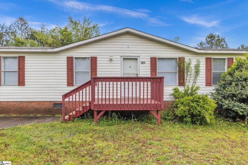 Property image 2 at 101 Riverbreeze Road, Greenville, SC 29611