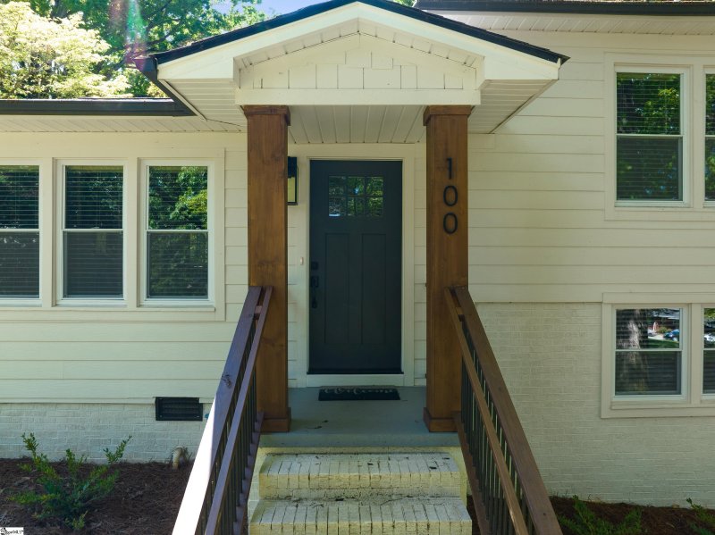 Property image 2 at 100 Kathryan Court, Greenville, SC 29605