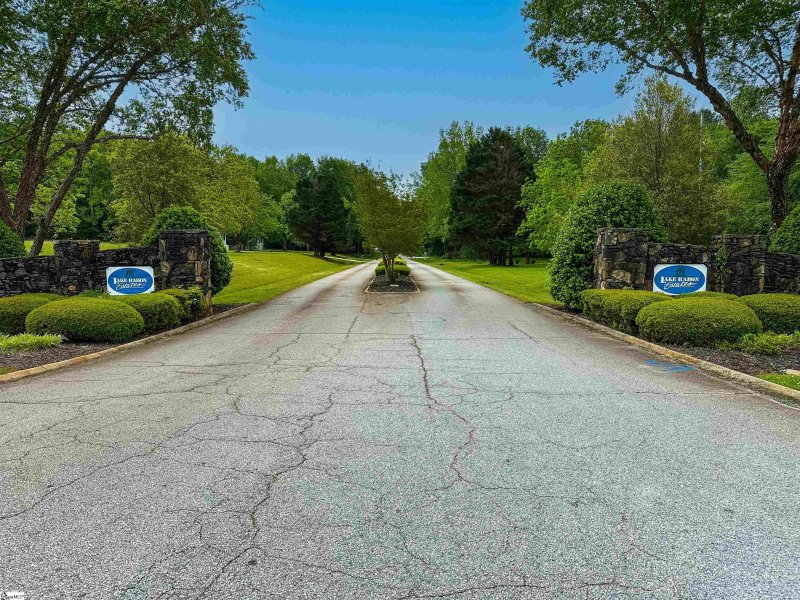 Property image 2 at 111 Indian Ridge Drive, Laurens, SC 29360