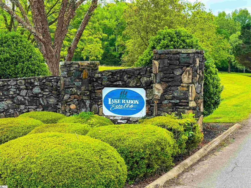 Property image 3 at 111 Indian Ridge Drive, Laurens, SC 29360