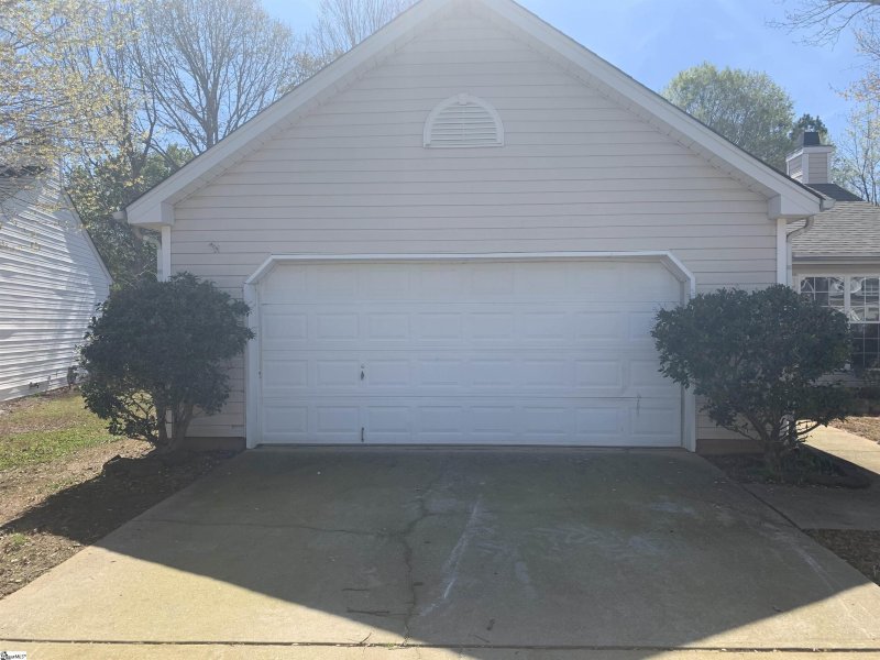 Property image 2 at 105 Summerchase Drive, Simpsonville, SC 29680