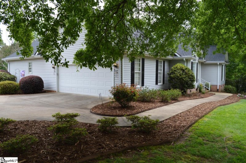 Property image 5 at 15026 Beacon Ridge Drive, Seneca, SC 29678