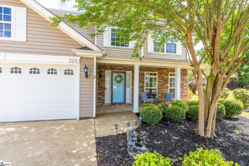 Property image 2 at 220 Silver Run Lane, Greenville, SC 29607