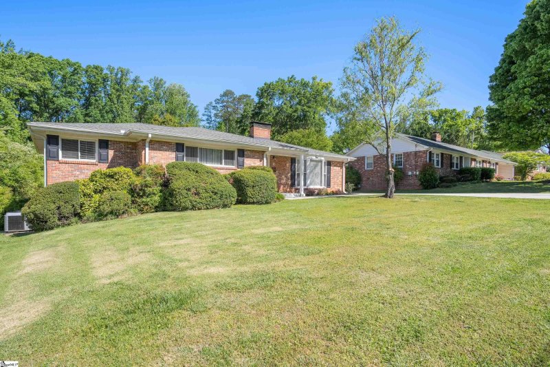 Property image 3 at 8 Barbara Avenue, Greenville, SC 29615