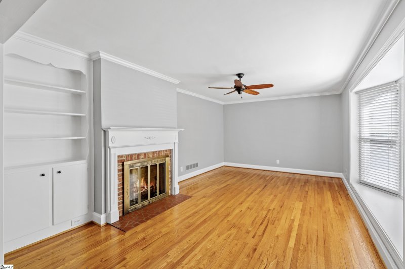 Property image 5 at 8 Barbara Avenue, Greenville, SC 29615