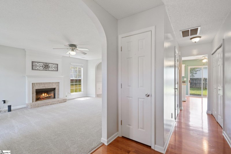 Property image 2 at 8 Woodmore Court, Simpsonville, SC 29680