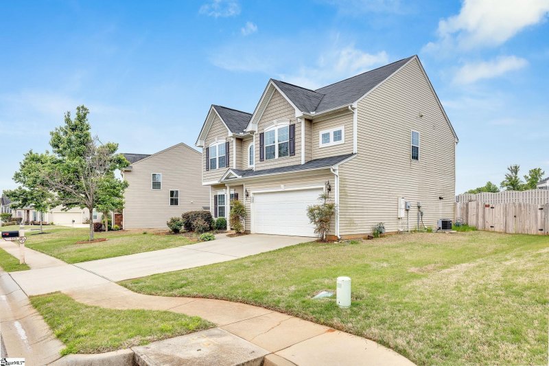 Property image 3 of 553 Marchbanks Road in Glen Lake, Boiling Springs, SC 29316-9302