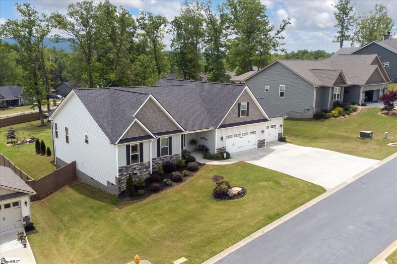 Property image 2 at 5 Alice Kelley Court, Travelers Rest, SC 29690