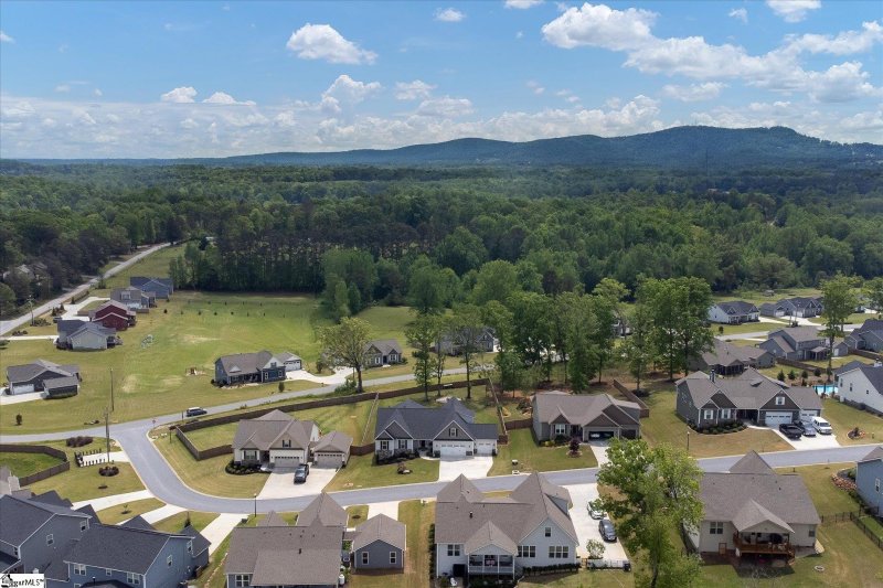 Property image 3 at 5 Alice Kelley Court, Travelers Rest, SC 29690