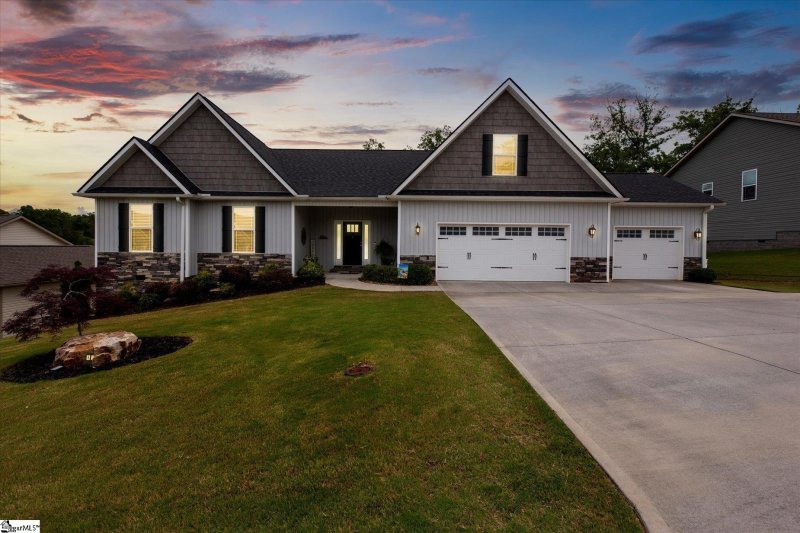 Property image 4 at 5 Alice Kelley Court, Travelers Rest, SC 29690