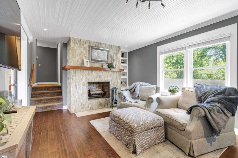 Property image 3 at 104 Central Avenue, Mauldin, SC 29662