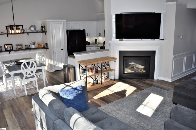 Property image 3 at 1 Valley Fall Court, Greer, SC 29650