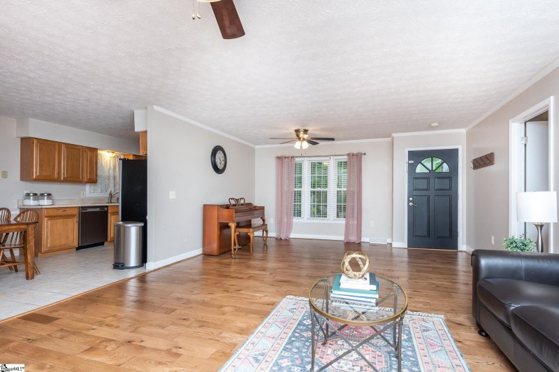Property image 2 at 304 Rainwood Drive, Simpsonville, SC 29681