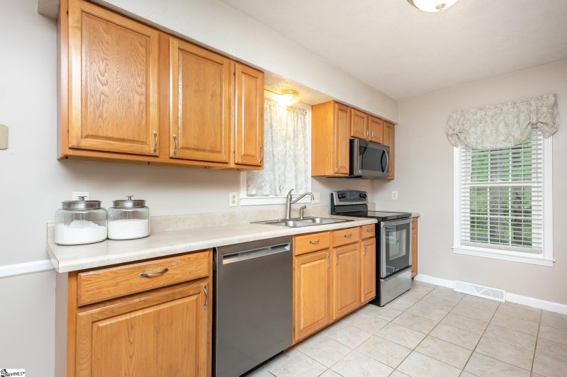 Property image 5 at 304 Rainwood Drive, Simpsonville, SC 29681