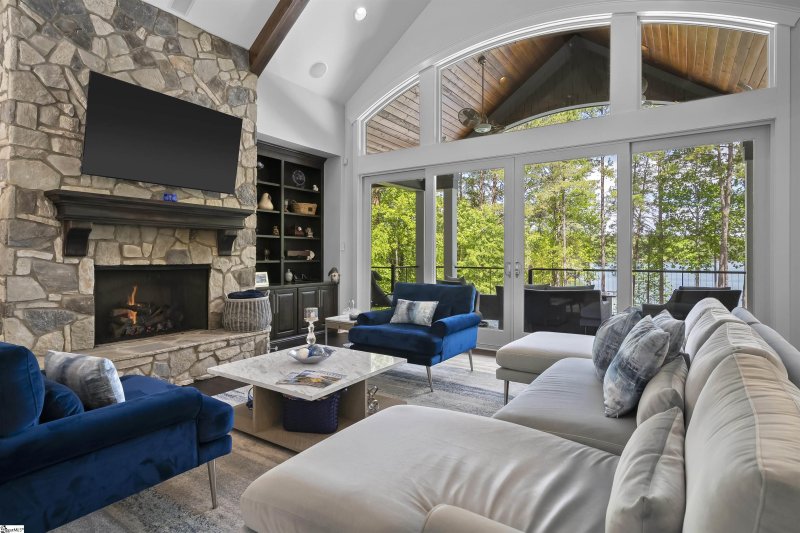 Property image 4 at 308 Shorewinds Court, Seneca, SC 29672