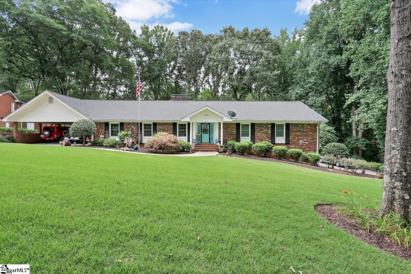 Property image 2 at 318 Covington Road, Greenville, SC 29617