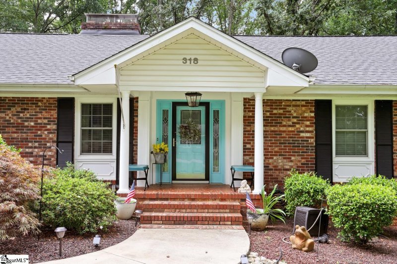 Property image 3 at 318 Covington Road, Greenville, SC 29617