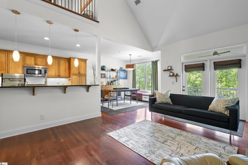 Property image 3 at 8 Edge Court, Greenville, SC 29609