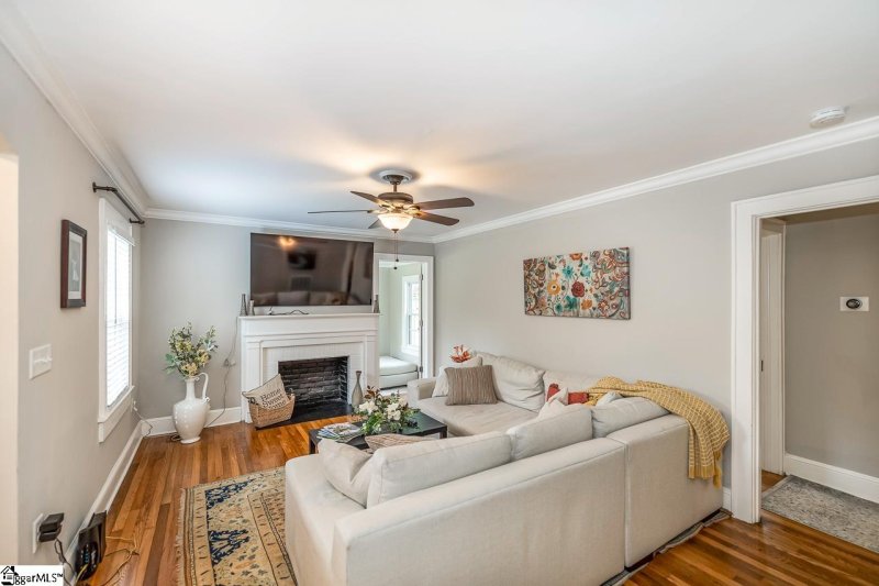 Property image 5 at 121 Wedgewood Drive, Greenville, SC 29609