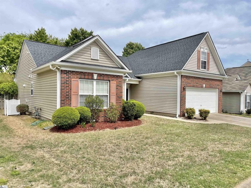 Property image 3 at 110 Constantine Way, Greer, SC 29650