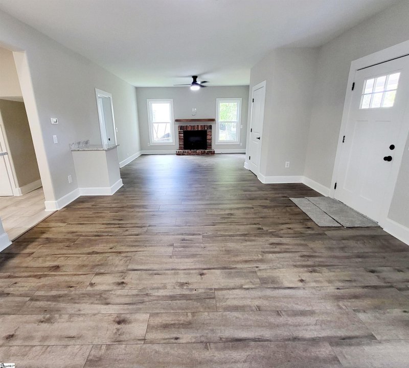 Property image 3 at 22 2nd Avenue, Greenville, SC 29609