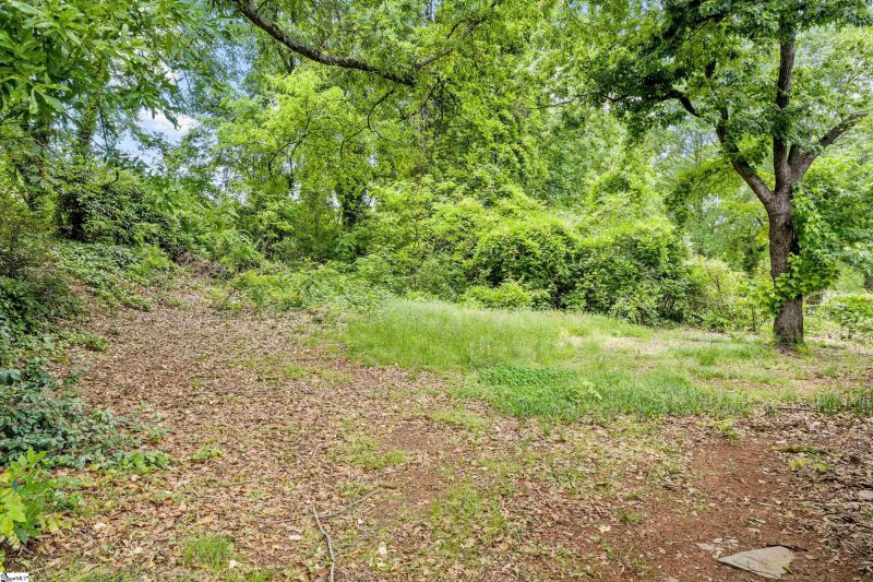 Property image 5 at 214 E Dorchester Boulevard, Greenville, SC 29605