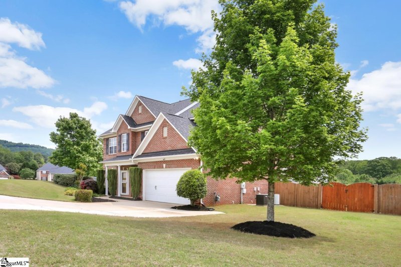 Property image 2 at 201 Morganshire Drive, Greenville, SC 29609