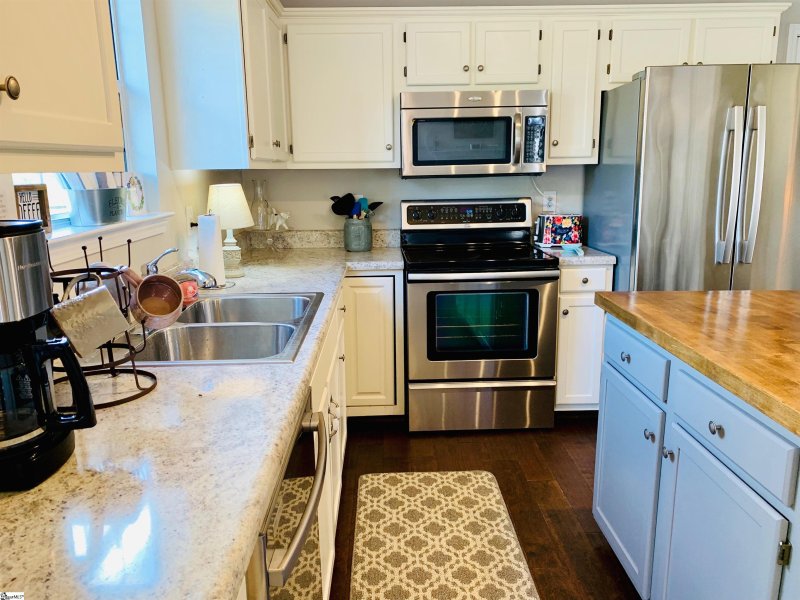 Property image 3 at 414 Rosehaven Way, Greer, SC 29651