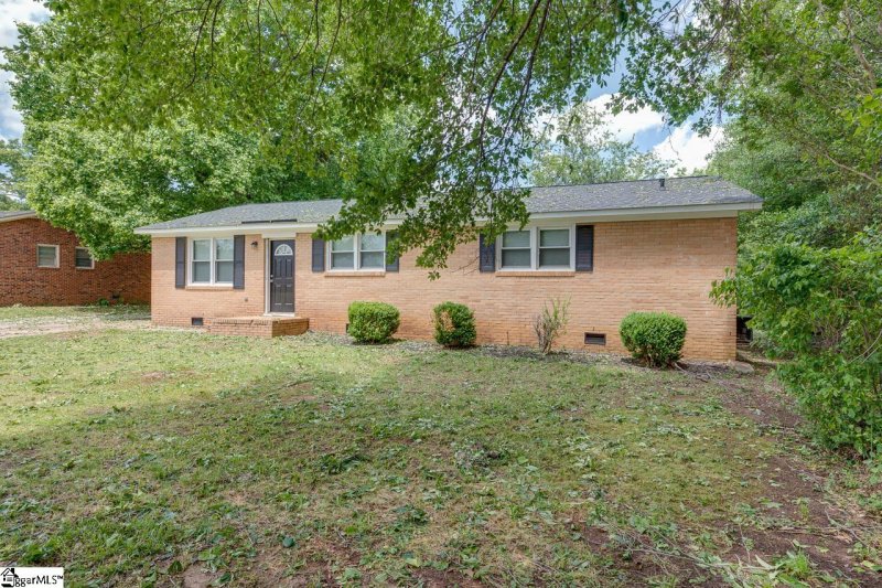 Property image 2 at 9 Picardy Drive, Greenville, SC 29605