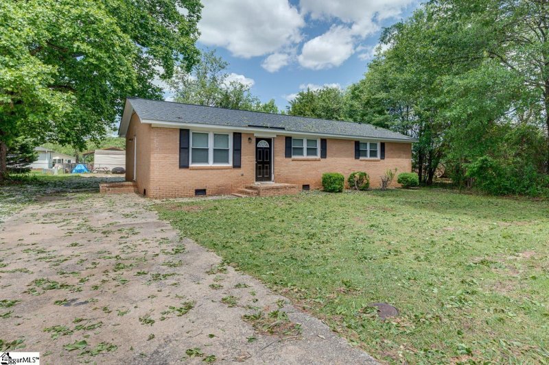 Property image 3 at 9 Picardy Drive, Greenville, SC 29605