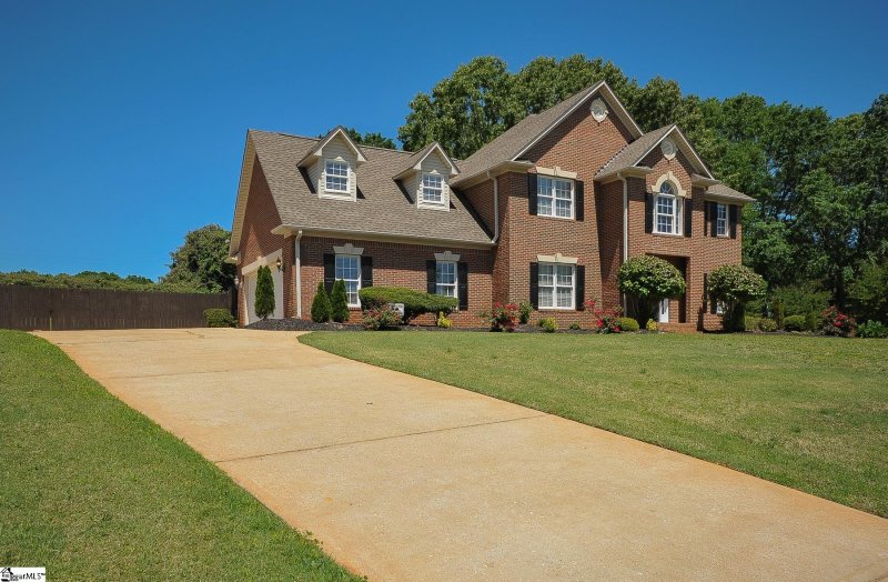 Property image 2 at 412 S Oakley Lane, Spartanburg, SC 29301